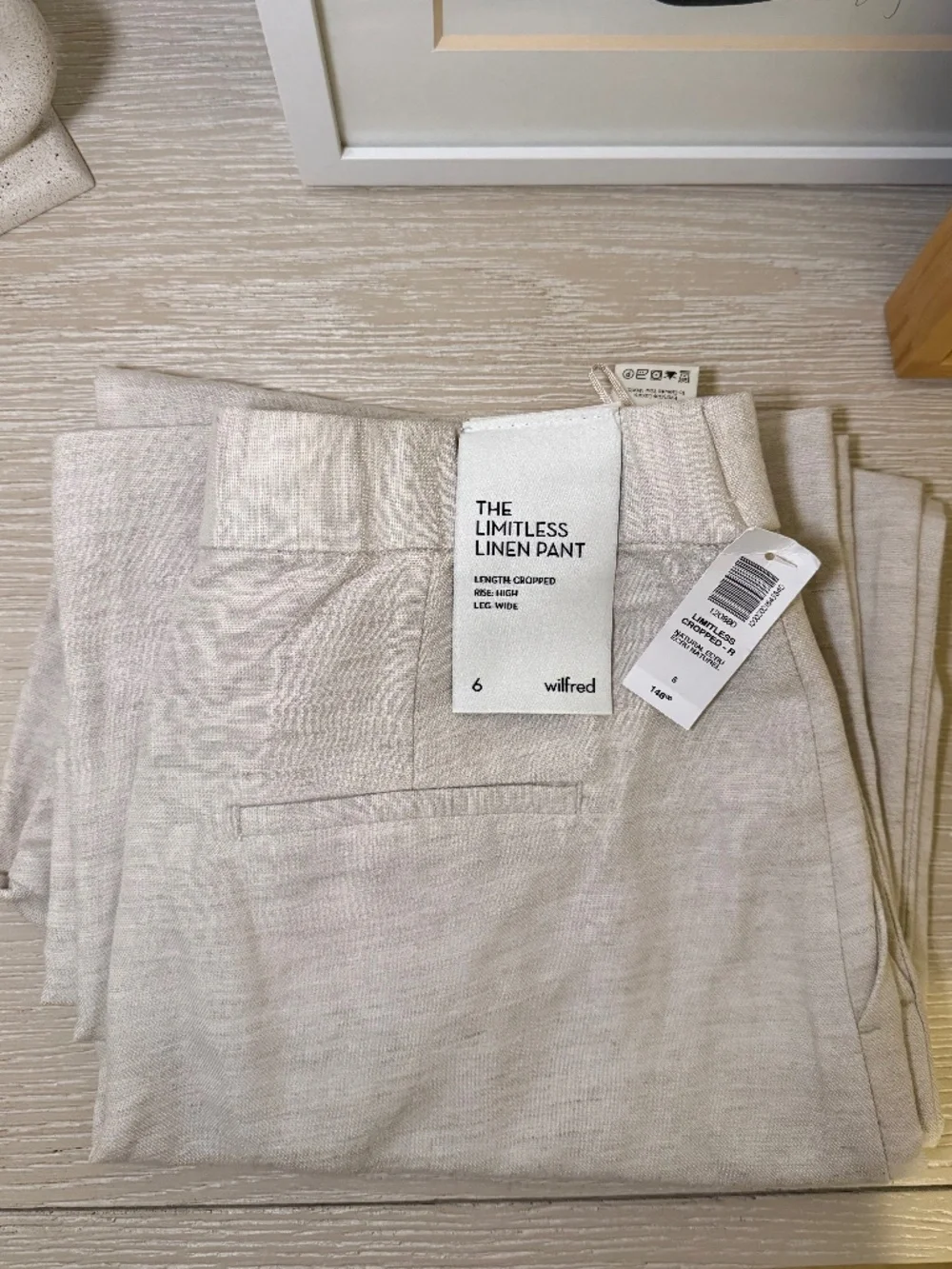 NWT - Aritzia Limitless Wide Cropped Linen Pant